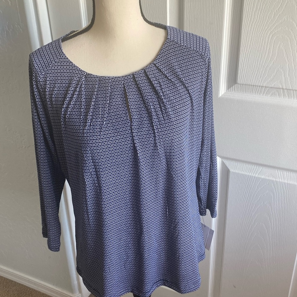 💙NEW Liz Claiborne Top